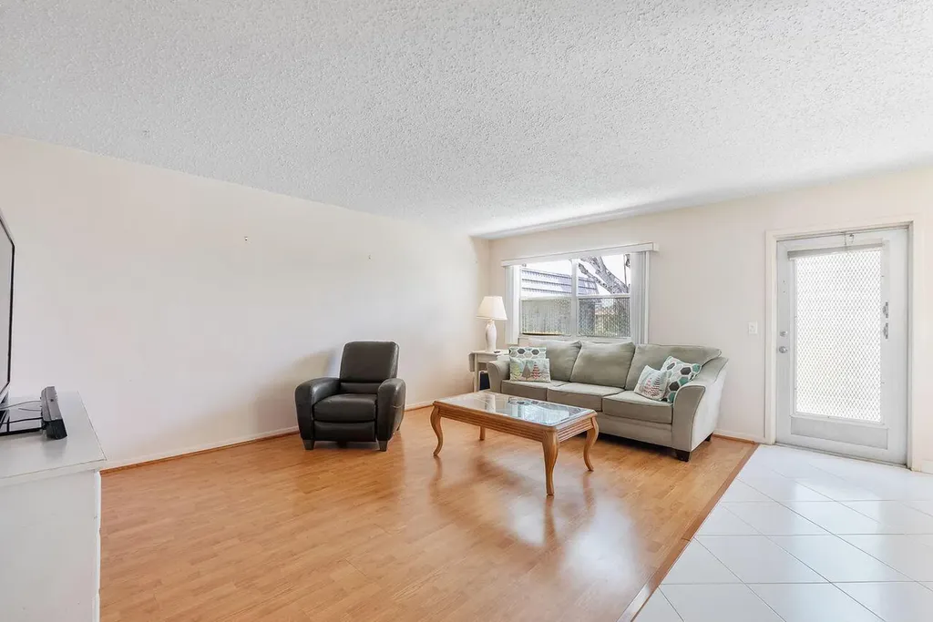 9 Valencia Trail Delray Beach FL 33446