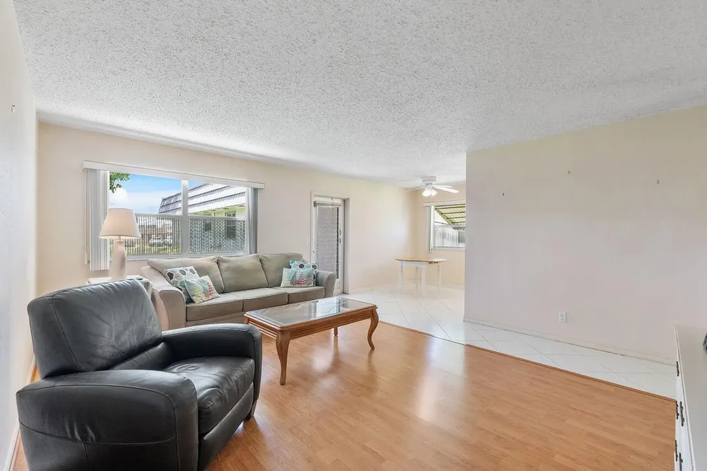 9 Valencia Trail Delray Beach FL 33446