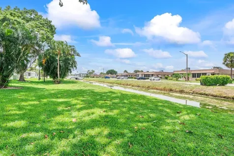 9 Valencia Trail Delray Beach FL 33446