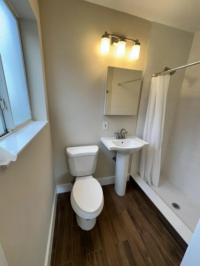 61 NW 35th Street Oakland Park FL 33309