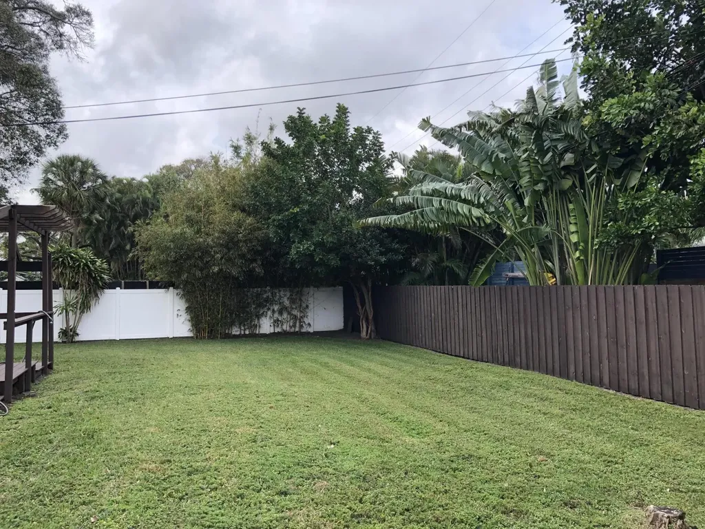 61 NW 35th Street Oakland Park FL 33309