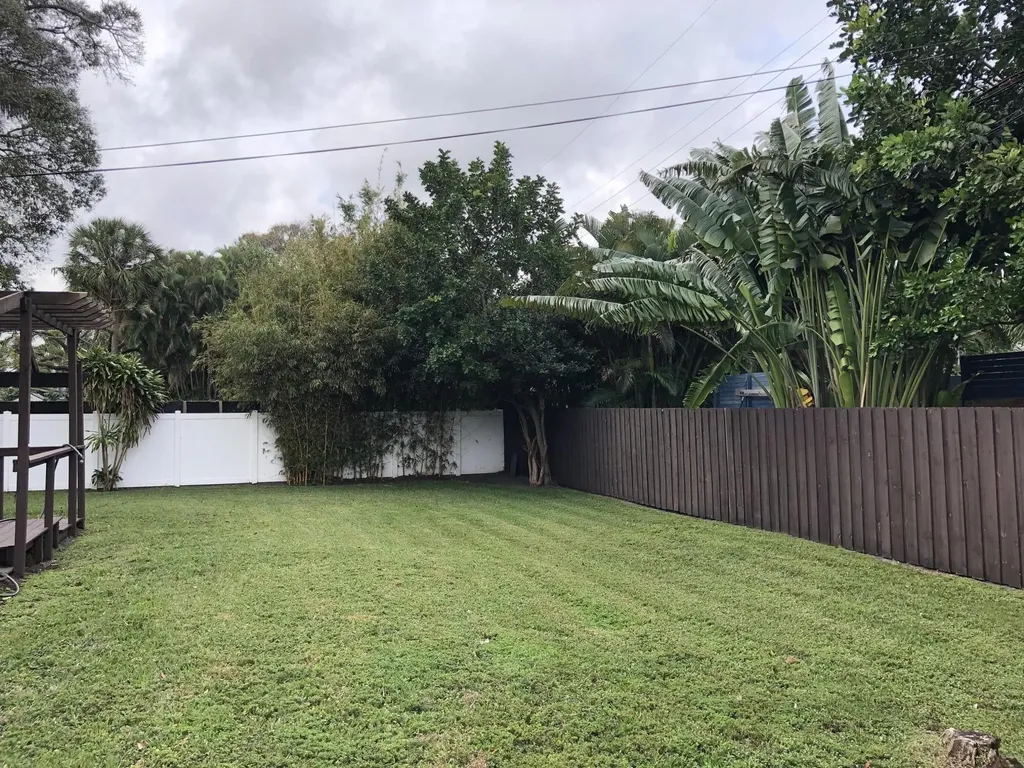 61 NW 35th Street Oakland Park FL 33309