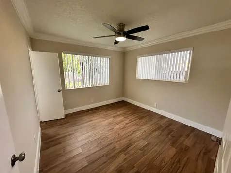 61 NW 35th Street Oakland Park FL 33309