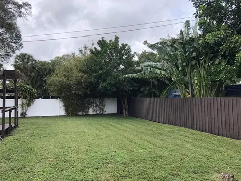 61 NW 35th Street Oakland Park FL 33309