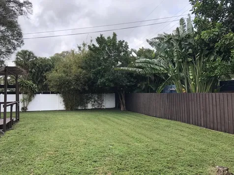 61 NW 35th Street Oakland Park FL 33309