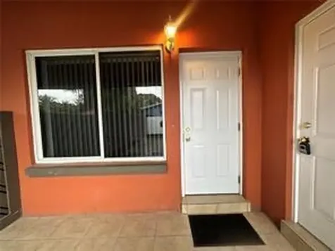 61 NW 35th Street Oakland Park FL 33309