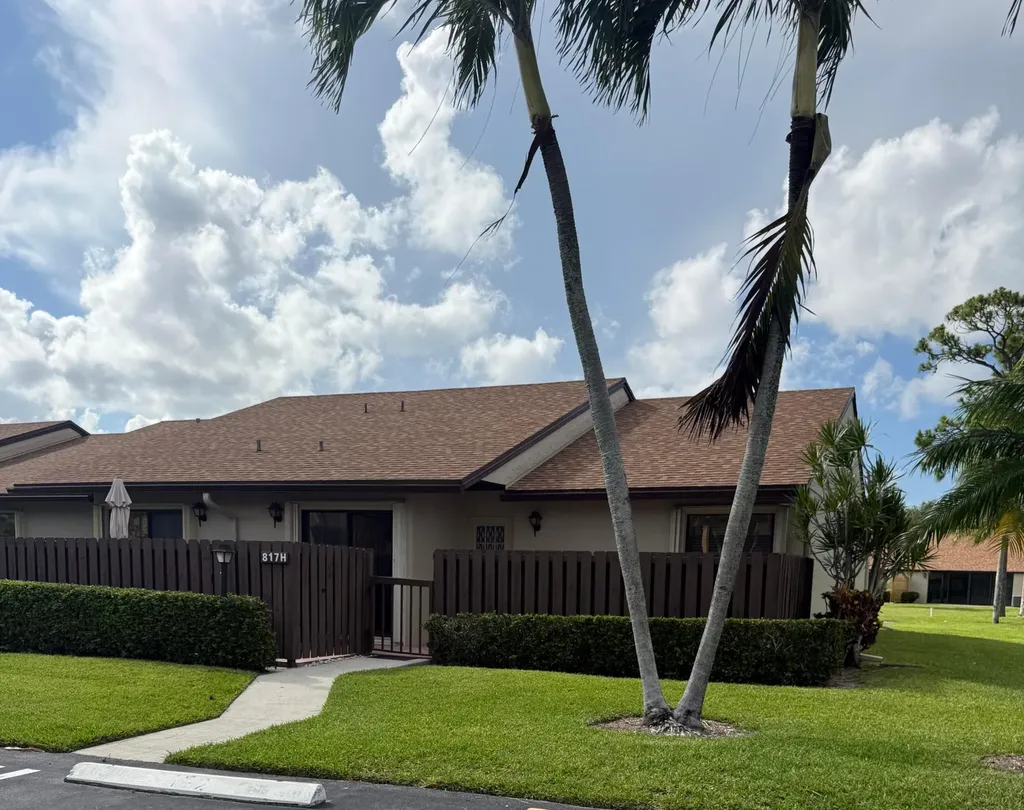 817 Sky Pine Way Greenacres FL 33415