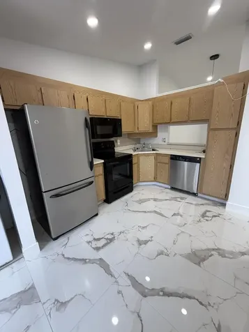 817 Sky Pine Way Greenacres FL 33415
