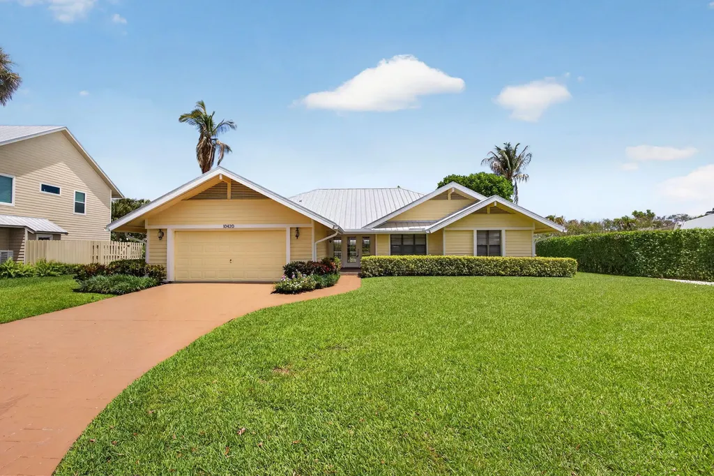 10420 SE Jupiter Narrows Drive Hobe Sound FL 33455