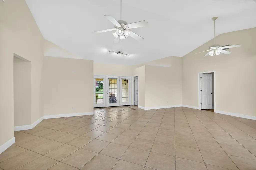 10420 SE Jupiter Narrows Drive Hobe Sound FL 33455