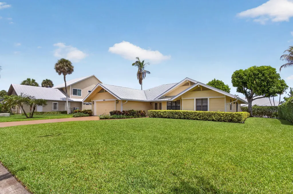 10420 SE Jupiter Narrows Drive Hobe Sound FL 33455