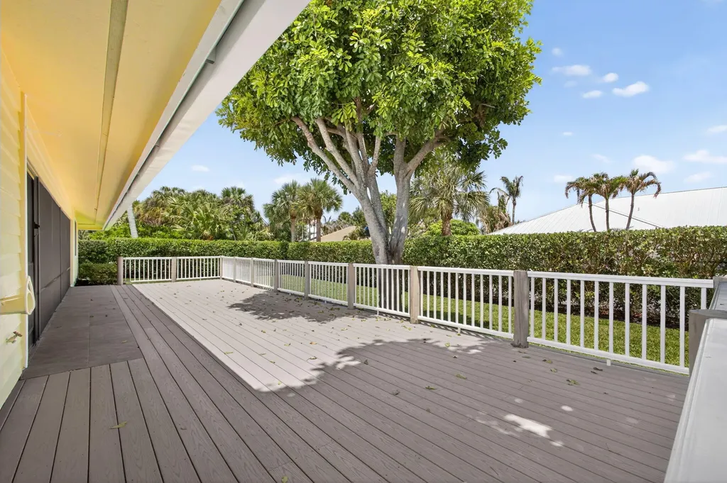 10420 SE Jupiter Narrows Drive Hobe Sound FL 33455
