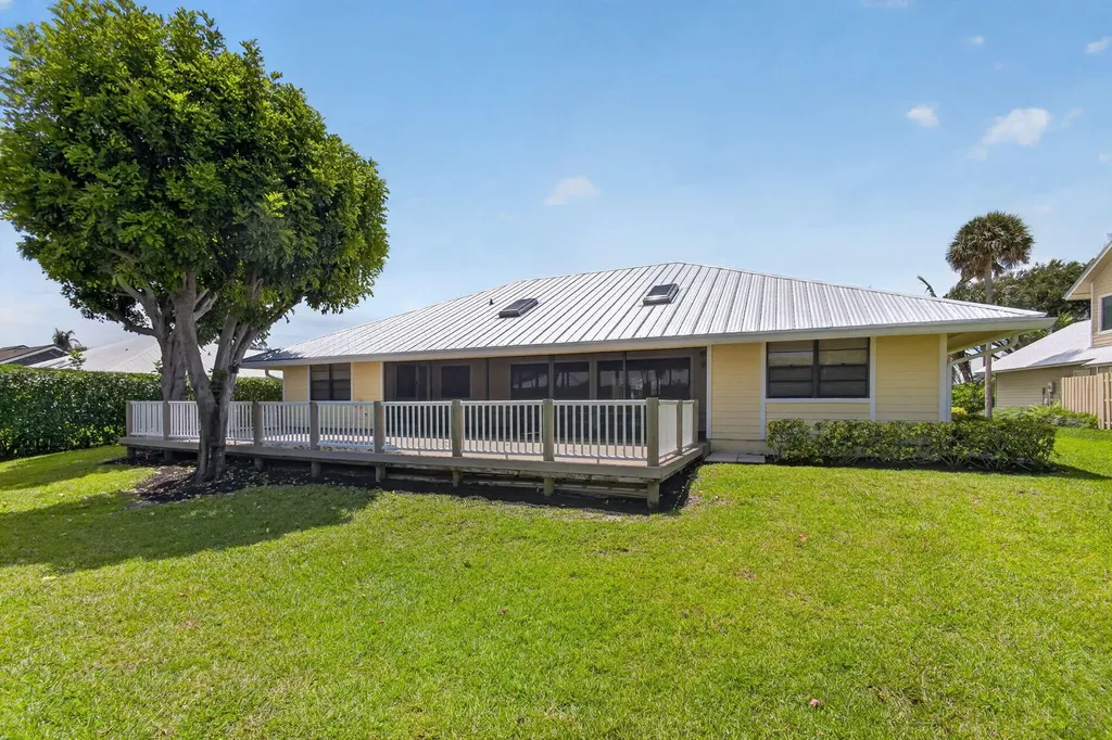 10420 SE Jupiter Narrows Drive Hobe Sound FL 33455