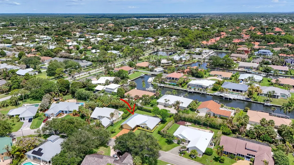 10420 SE Jupiter Narrows Drive Hobe Sound FL 33455