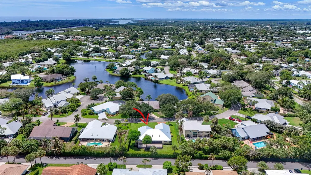 10420 SE Jupiter Narrows Drive Hobe Sound FL 33455