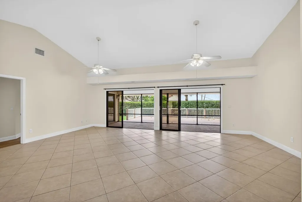 10420 SE Jupiter Narrows Drive Hobe Sound FL 33455