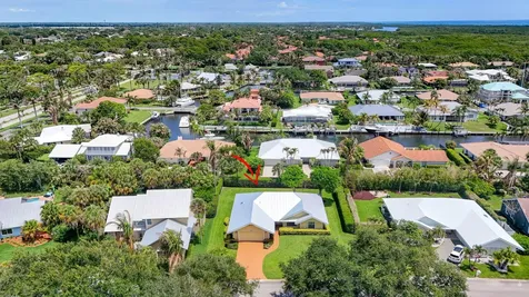 10420 SE Jupiter Narrows Drive Hobe Sound FL 33455