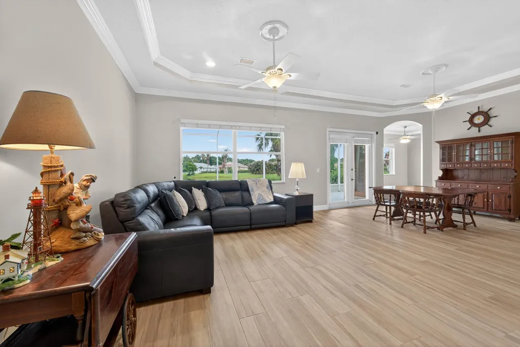 512 SW Lake Manatee Way Port St Lucie FL 34986