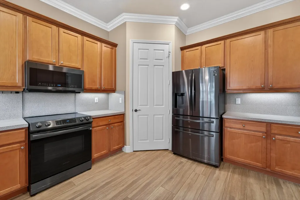512 SW Lake Manatee Way Port St Lucie FL 34986