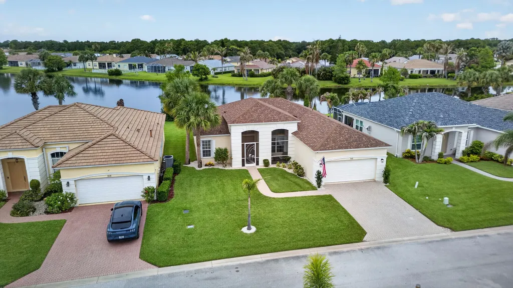 512 SW Lake Manatee Way Port St Lucie FL 34986