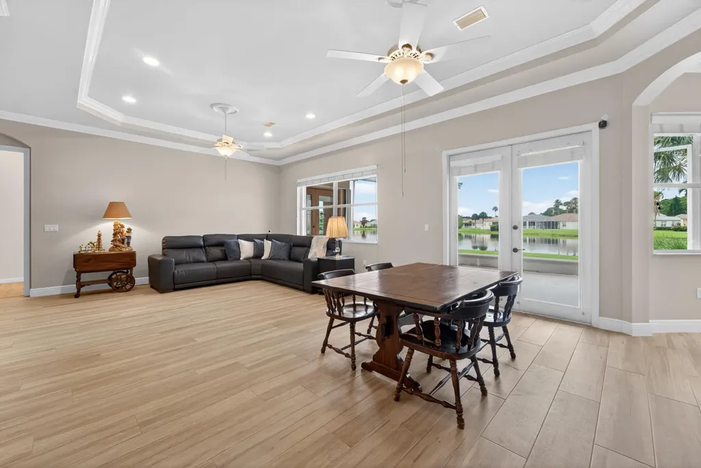 512 SW Lake Manatee Way Port St Lucie FL 34986