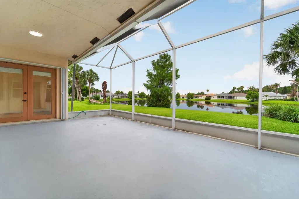 512 SW Lake Manatee Way Port St Lucie FL 34986