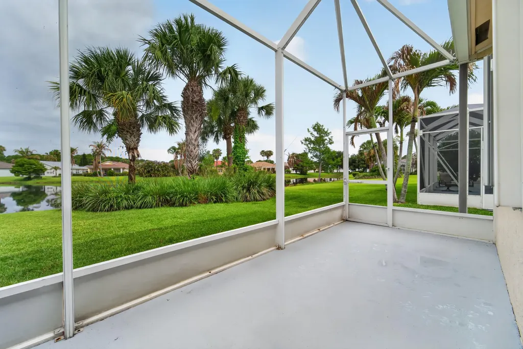 512 SW Lake Manatee Way Port St Lucie FL 34986