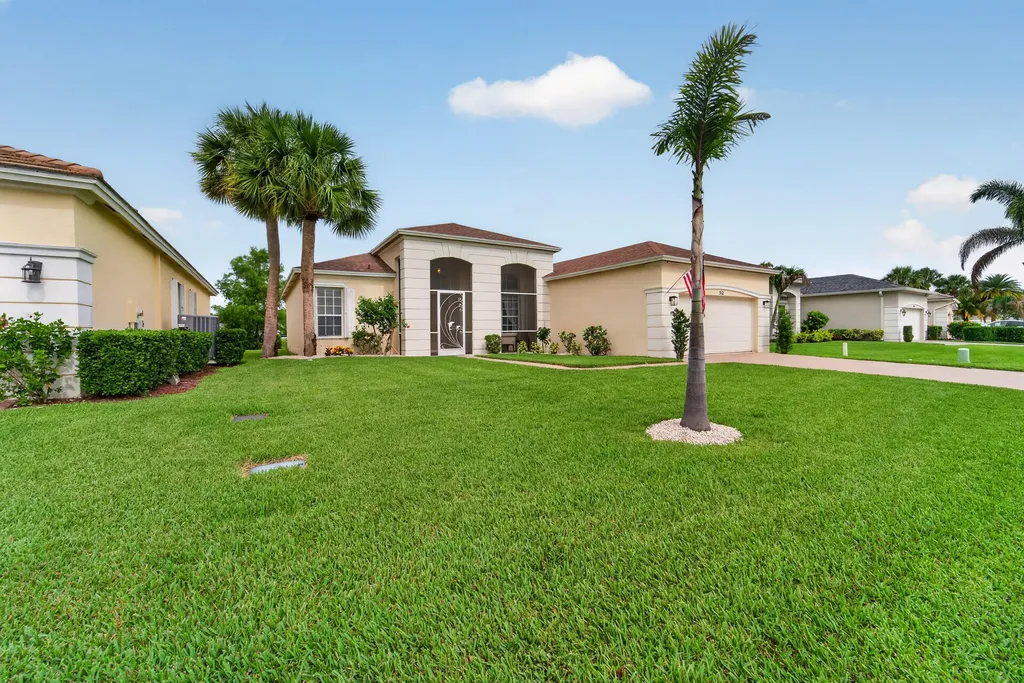 512 SW Lake Manatee Way Port St Lucie FL 34986