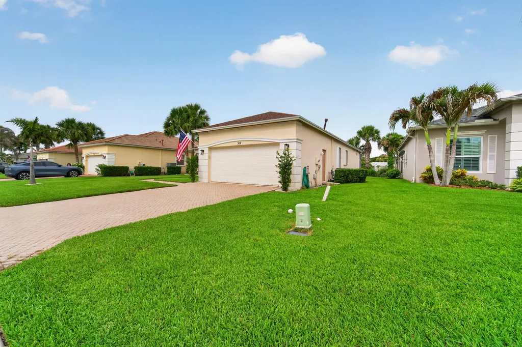 512 SW Lake Manatee Way Port St Lucie FL 34986