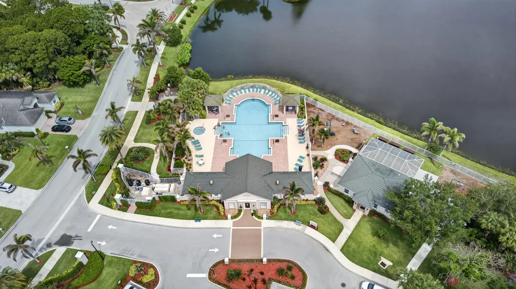 512 SW Lake Manatee Way Port St Lucie FL 34986