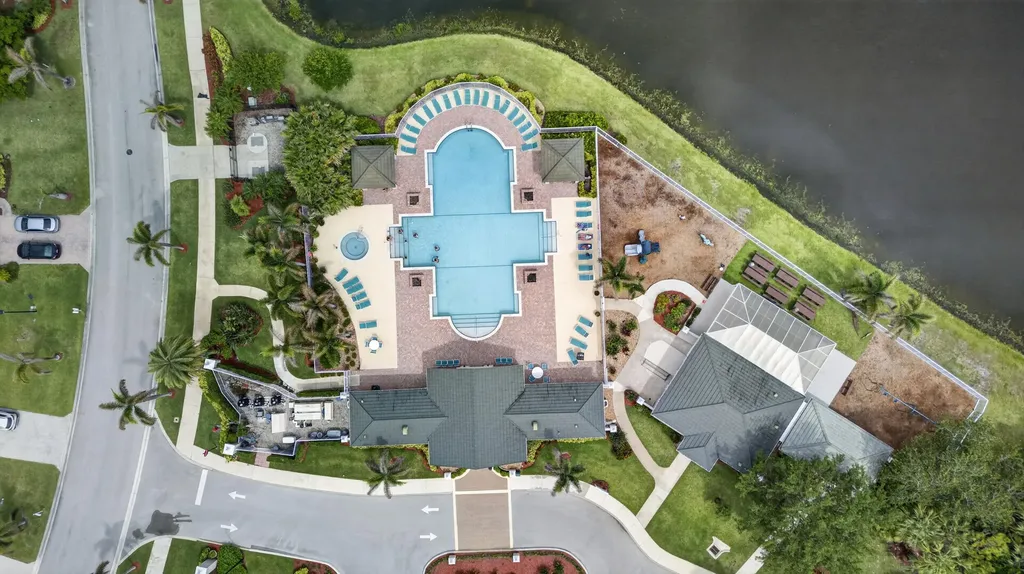 512 SW Lake Manatee Way Port St Lucie FL 34986