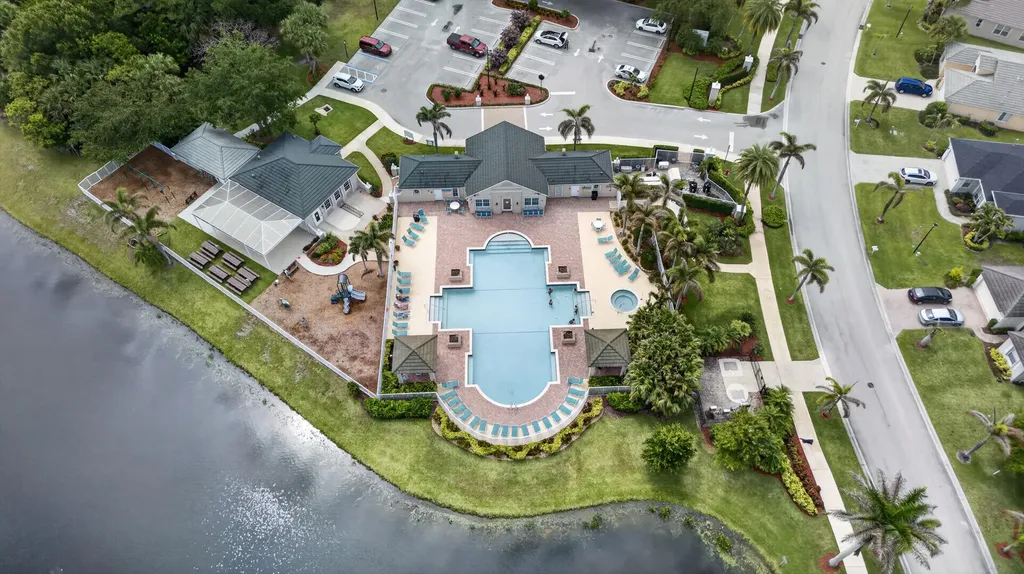 512 SW Lake Manatee Way Port St Lucie FL 34986