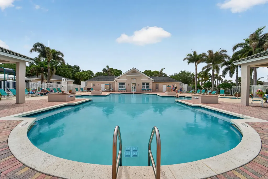 512 SW Lake Manatee Way Port St Lucie FL 34986
