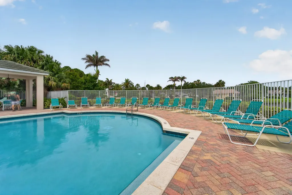 512 SW Lake Manatee Way Port St Lucie FL 34986