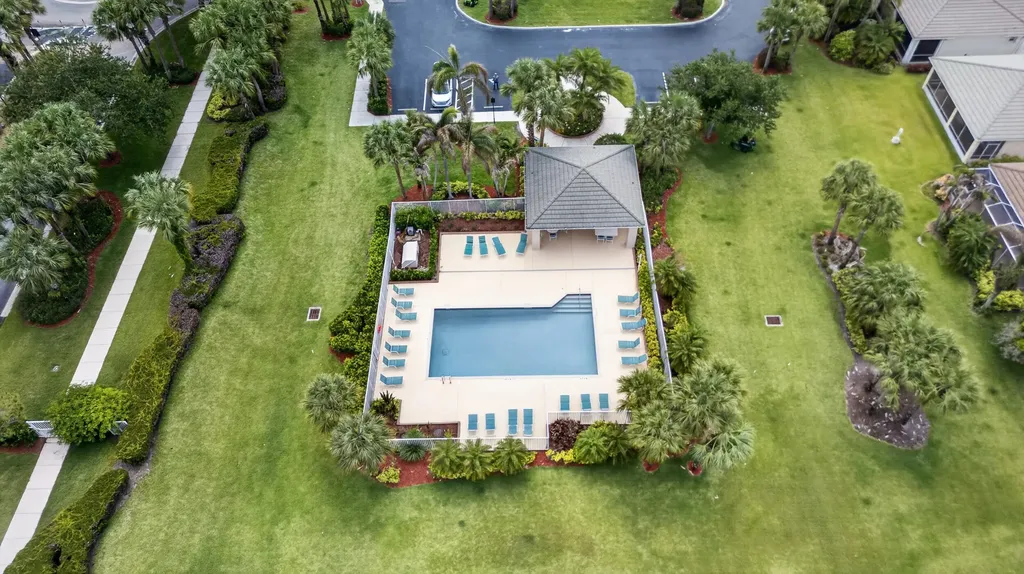 512 SW Lake Manatee Way Port St Lucie FL 34986