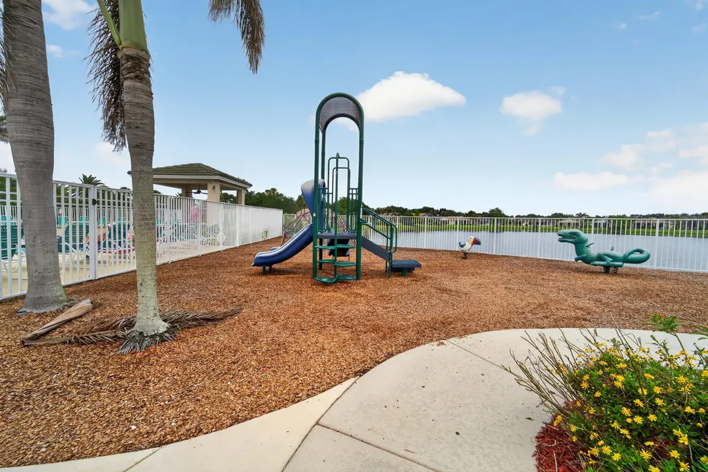 512 SW Lake Manatee Way Port St Lucie FL 34986