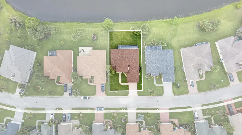 512 SW Lake Manatee Way Port St Lucie FL 34986