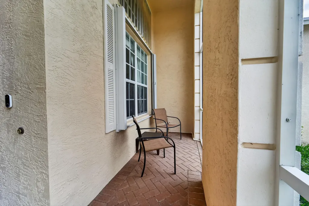 512 SW Lake Manatee Way Port St Lucie FL 34986