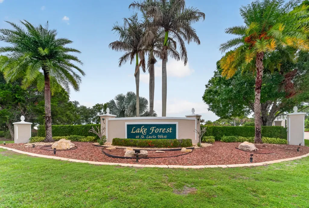 512 SW Lake Manatee Way Port St Lucie FL 34986