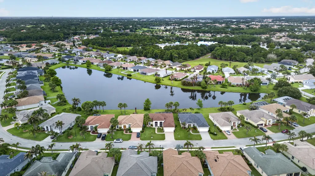 512 SW Lake Manatee Way Port St Lucie FL 34986