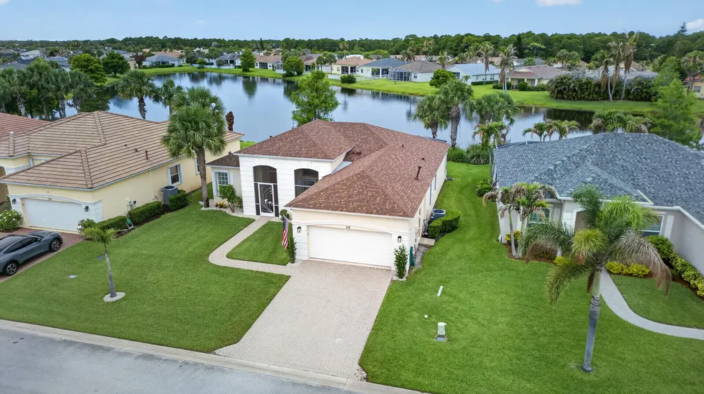 512 SW Lake Manatee Way Port St Lucie FL 34986