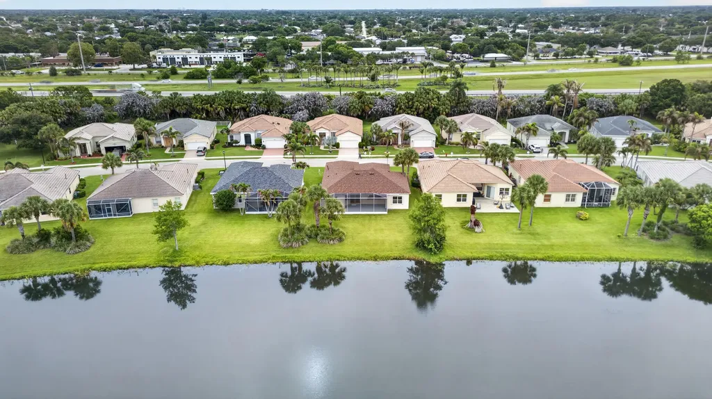 512 SW Lake Manatee Way Port St Lucie FL 34986