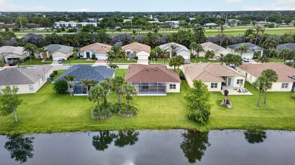 512 SW Lake Manatee Way Port St Lucie FL 34986