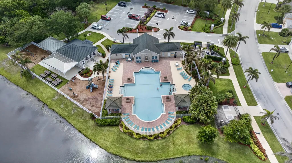 512 SW Lake Manatee Way Port St Lucie FL 34986