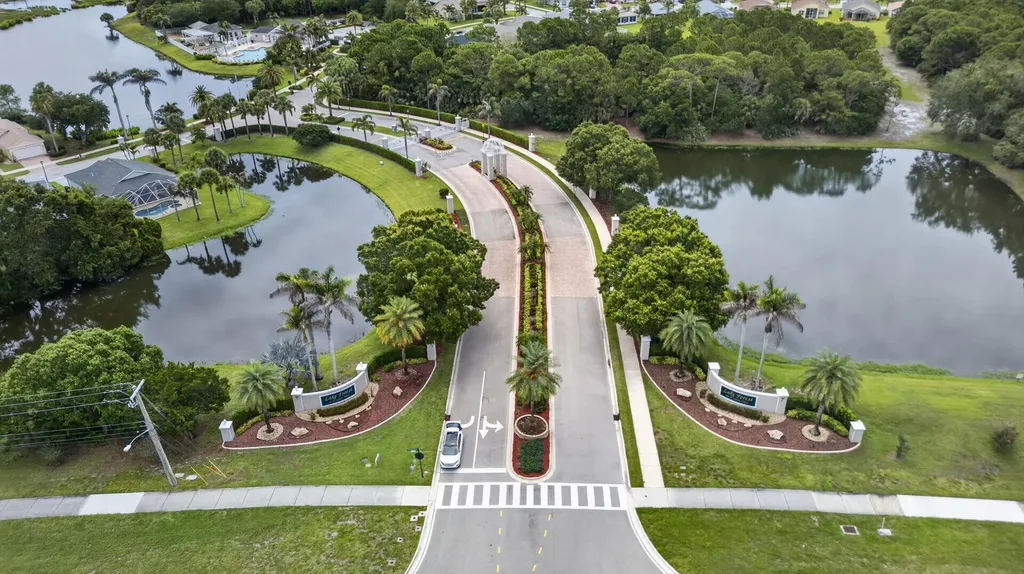 512 SW Lake Manatee Way Port St Lucie FL 34986