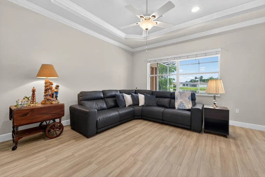 512 SW Lake Manatee Way Port St Lucie FL 34986