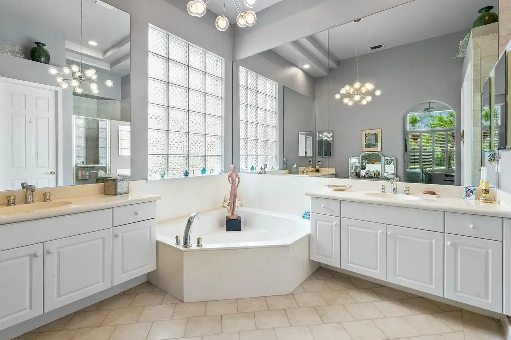 8192 Spyglass Drive West Palm Beach FL 33412