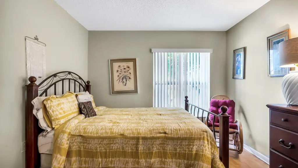 9720 SW 12th Street Pembroke Pines FL 33025
