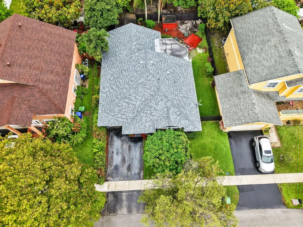 9720 SW 12th Street Pembroke Pines FL 33025