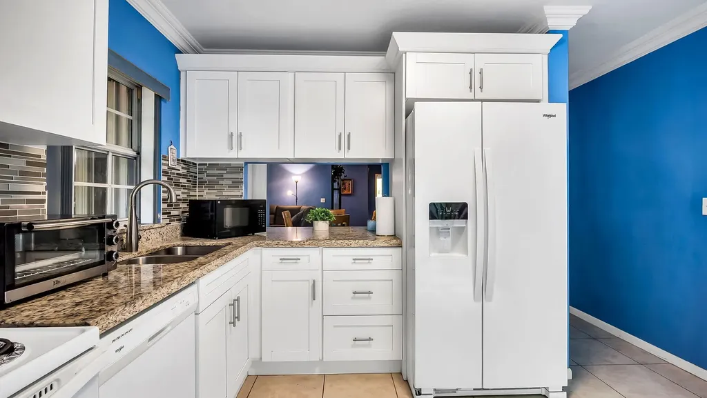 9720 SW 12th Street Pembroke Pines FL 33025